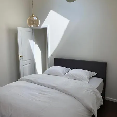 Entire House In Centre Of