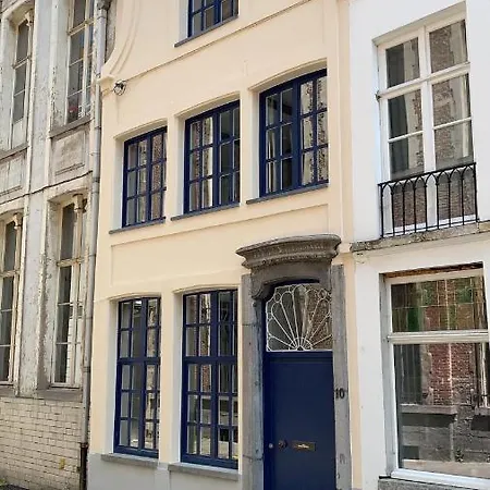 펜션 Entire House In Centre Of