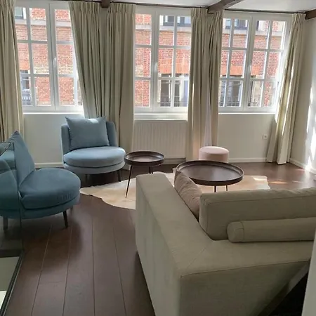 Furnished Professional House -3 Month Minimum Feriehus *