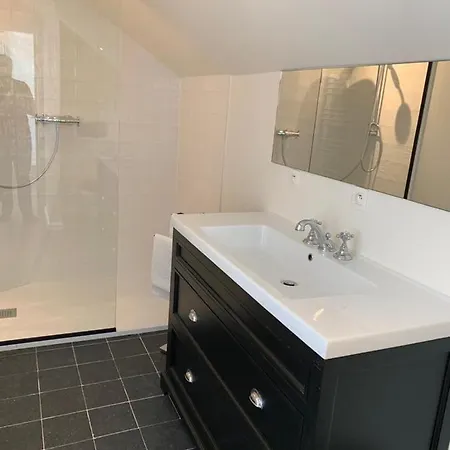 Furnished Professional House -3 Month Minimum Feriehus *