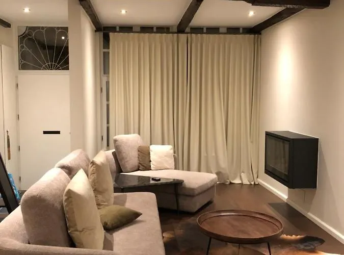 Entire House In Centre Of *