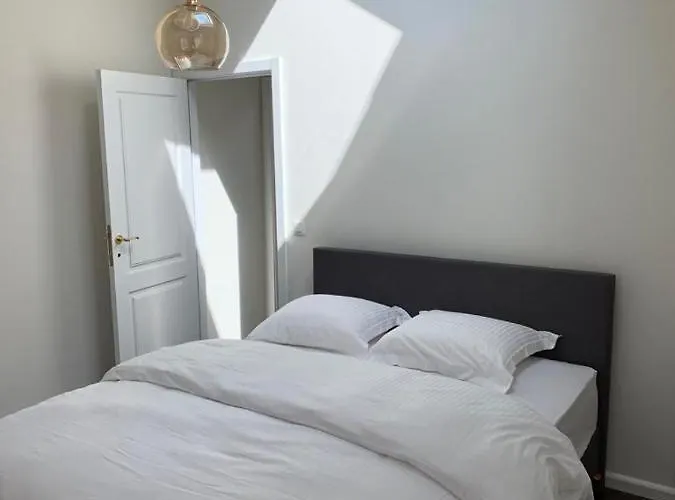 Entire House In Centre Of